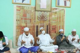 Ibnu-Arifin sowan ke Majelis Guru Sidik di Kelayan A