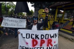 Aksi 'Bali Tidak Diam' menolak UU Omnibus Law