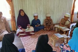 Tanamkan ilmu agama sejak dini hindarkan hal negatif