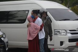 Isak tangis keluarga sambut kepulangan 51 nelayan dari Thailand