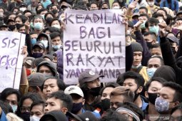 Banpres tersalurkan sampai UU Ciptaker beri kemudahan berusaha kemarin