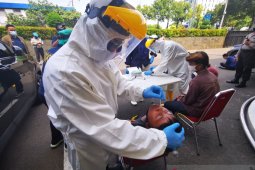 Tiga dari 93 pendemo terjaring di Jakarta Barat positif COVID-19