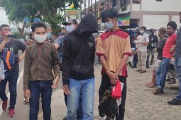 Tiga pelajar SMA ditahan karena terlibat aksi unjuk rasa