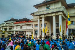 PMII Jambi aksi doa dan tahlil di depan kantor DPRD Provinsi Jambi