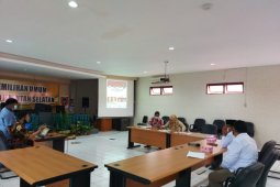 Dua pasangan cagub-cawagub validasi surat suara