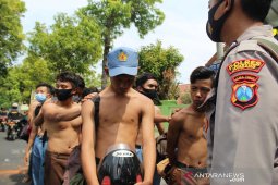 Polisi amankan pelajar yang akan ikut demo