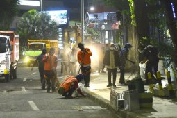 Pemkot Surabaya benahi fasilitas publik yang rusak usai demonstrasi tolak UU Cipta Kerja