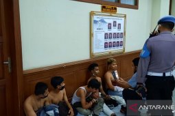 Hasil tes cepat kepada 28 pendemo di Jambi nonreaktif