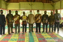 Warga Desa Lubuk Laut terima bantuan rumah layak huni