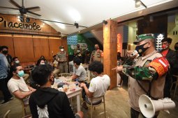 Satgas COVID-19 ultimatum sejumlah pelaku usaha di  Medan