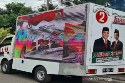 Paslon manfaatkan "SMS blast" dan mobil videotron
