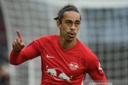 Leipzig bertahan di pucuk klasemen setelah taklukkan Augsburg