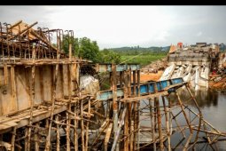 Jembatan ambruk di Pangkalpinang