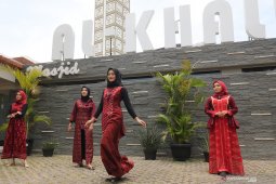 Peragaan busana muslim UMKM
