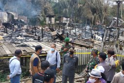 342 people take refuge as fire razes traditional house in Kalimantan