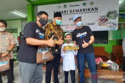 KKP berikan produk ikan bagi anak yatim dan dhuafa di Kota Bekasi