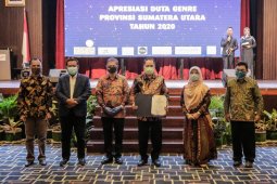 Rektor UMSU terima penghargaan Dharma Karya Kencana  dari BKKBN