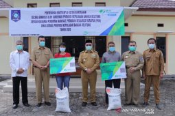 Pemprov Babel bagikan BPJS TK kepada keluarga PKH Belo Laut