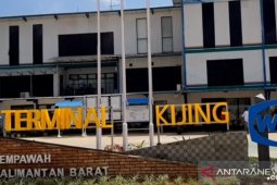 Jalan menuju dermaga Pelabuhan Terminal Kijing Mempawah jebol