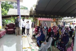 Warga sampaikan harapannya secara tertulis ke dr HM Zairullah Azhar