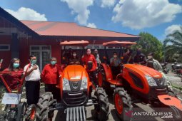 Pemkab Landak kembali salurkan bantuan alsintan