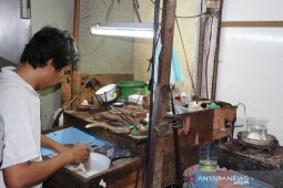 Bandara Bali salurkan dana kemitraan untuk UMKM