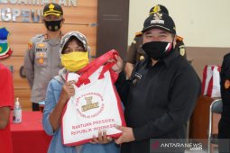 Korban banjir bandang di Garut terima bantuan pangan dari Presiden