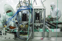 Produksi masker 4-Ply di Cimahi