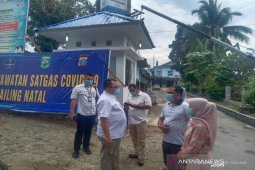 Saleh Partaonan cek kesiapan tenaga medis tangani COVID-19 di RSUD Panyabungan