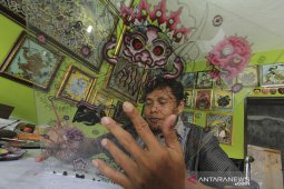 Kerajinan lukis kaca