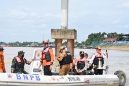 Kapolda Jambi dan Pjs Gubernur pantau ketinggian air Sungai Batanghari