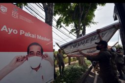 Penertiban alat peraga kampanye di Denpasar