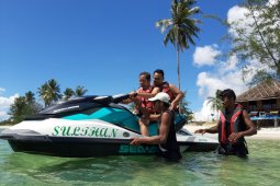 Pengunjung pantai di Bintan waspada cuaca ekstrem