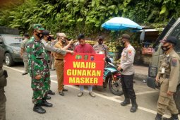 Tim Penegak Disiplin Kesehatan Jaro jaga pintu perbatasan
