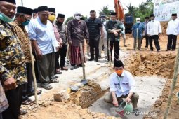 Bupati Tapsel letakkan batu pertama pembangunan Masjid Jami' Al-Muttaqin