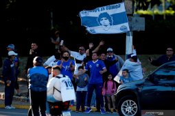 Berbagai kebahagiaan Maradona  di ultah ke-60