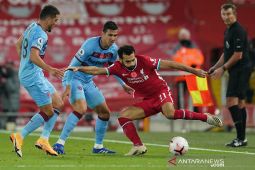 Liverpool vs West Ham: Gol van Dijk bawa Si Merah menang 2-1