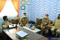 Pjs Wali Kota kunjungi kantor kecamatan dan kantor kelurahan