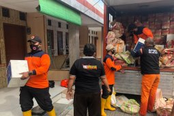 BPBD Jatim serahkan bantuan logistik untuk korban banjir di Pasuruan
