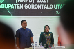 DPRD Gorut imbau guru konsisten terapkan 3M cegah COVID-19