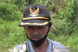 Video-Peti cemari bendungan air bersih warga Malilingin, Padang Batung