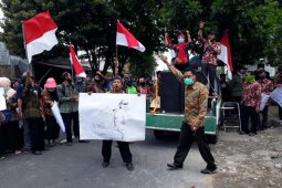 Guru madrasah di Kediri unjuk rasa tuntut dana BOS segera dicairkan