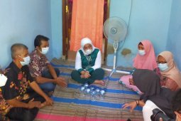 Menaker pantau langsung penyaluran bantuan subsidi upah di Sidoarjo