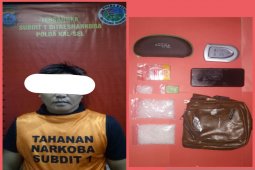 Polisi temukan ekstasi logo "Clover"