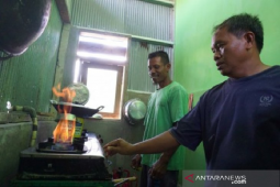 Mahasiswa KKN manfaatkan sampah rumah tangga jadi biogas