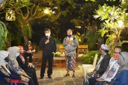 Jatim gelar "fashion show" batik di pinggir pantai Banyuwangi