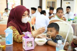 Momen haru di hari syukuran Gubernur Aceh