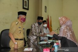 Bupati Chairansyah dengarkan pandangan umum enam fraksi DPRD HST