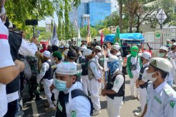 Sejumlah LSM dan OKP protes sikap presiden perancis