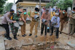 Gubernur Erzaldi hadiri peletakan batu pertama pembangunan Masjid Al-Iman